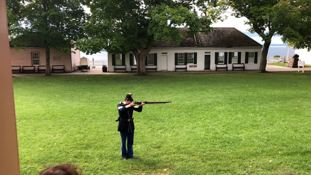 Fort Mackinac Rifle demonstration